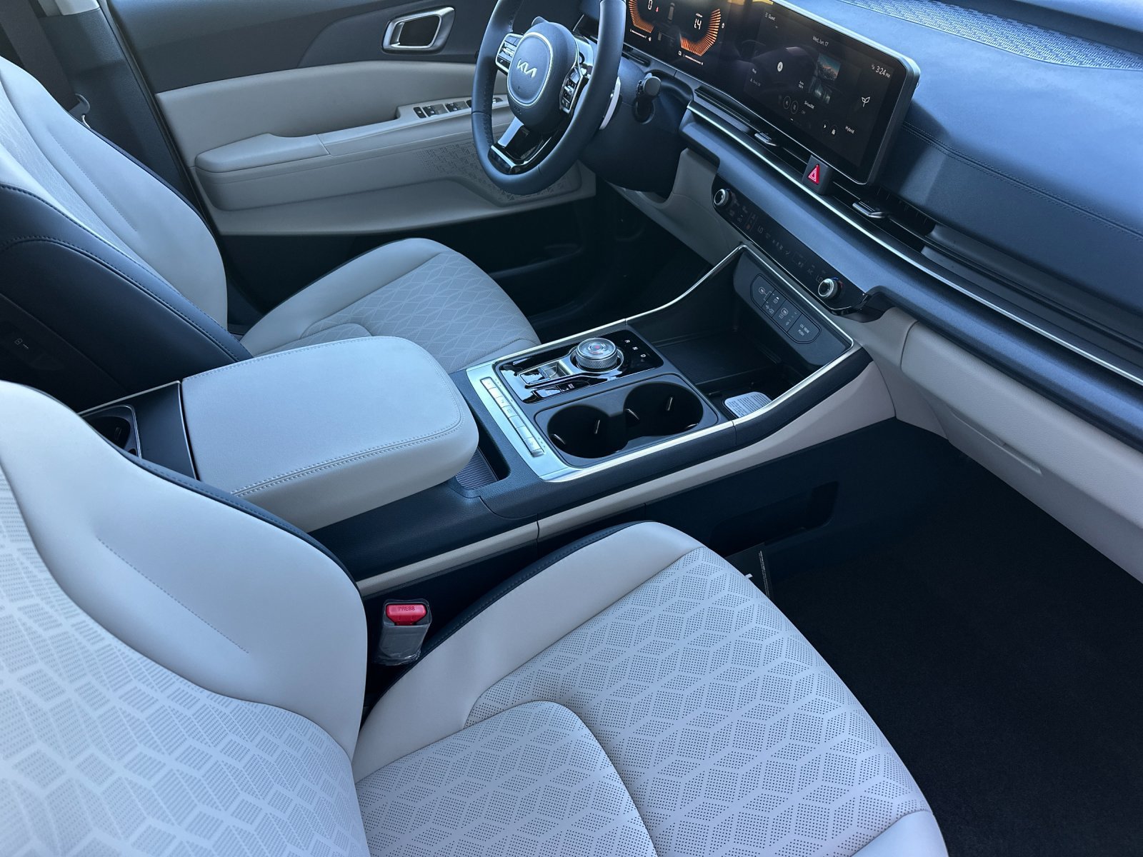 New 2026 Kia Carnival EX FWD image 17