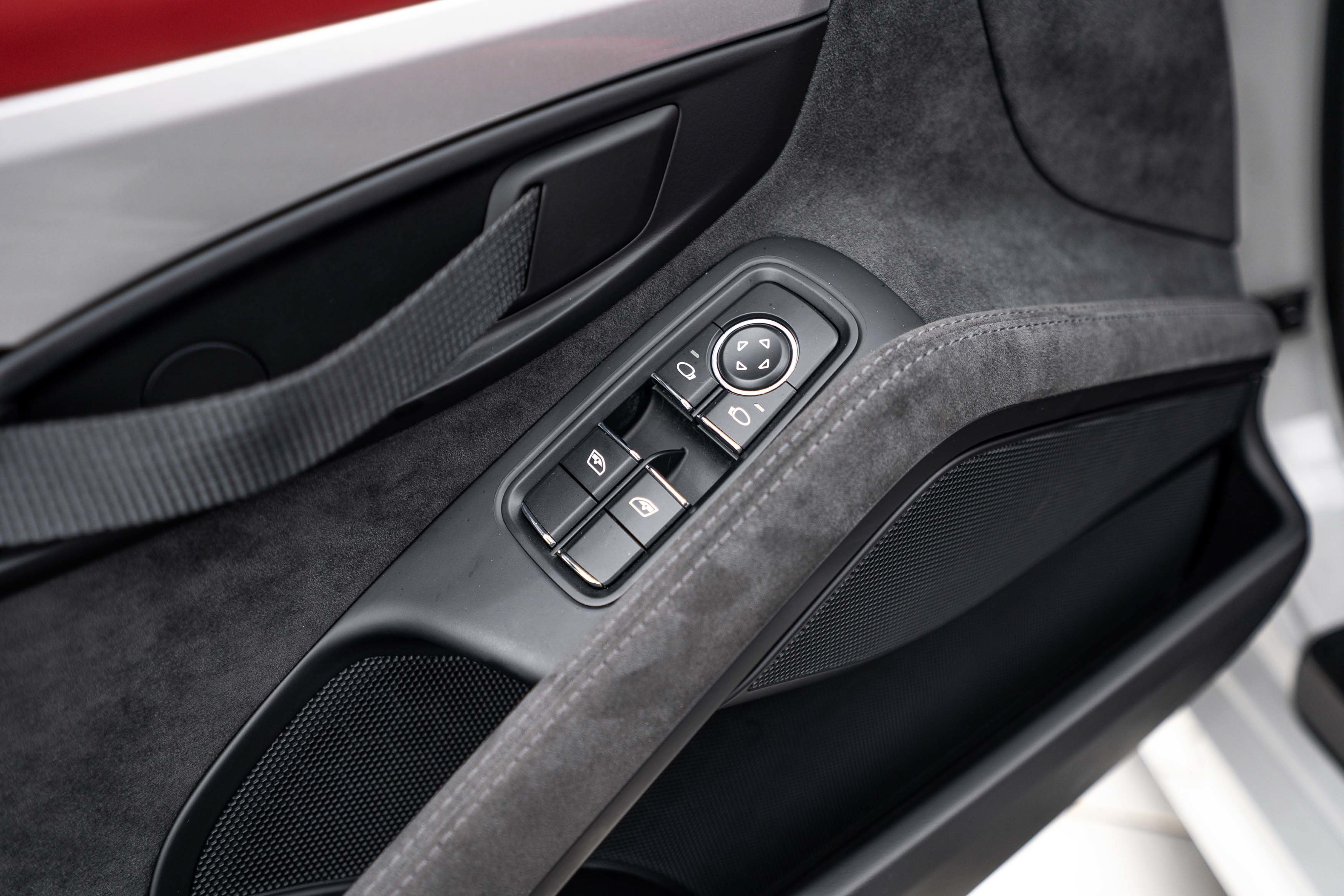 Certified 2016 Porsche Boxster Spyder RWD image 21
