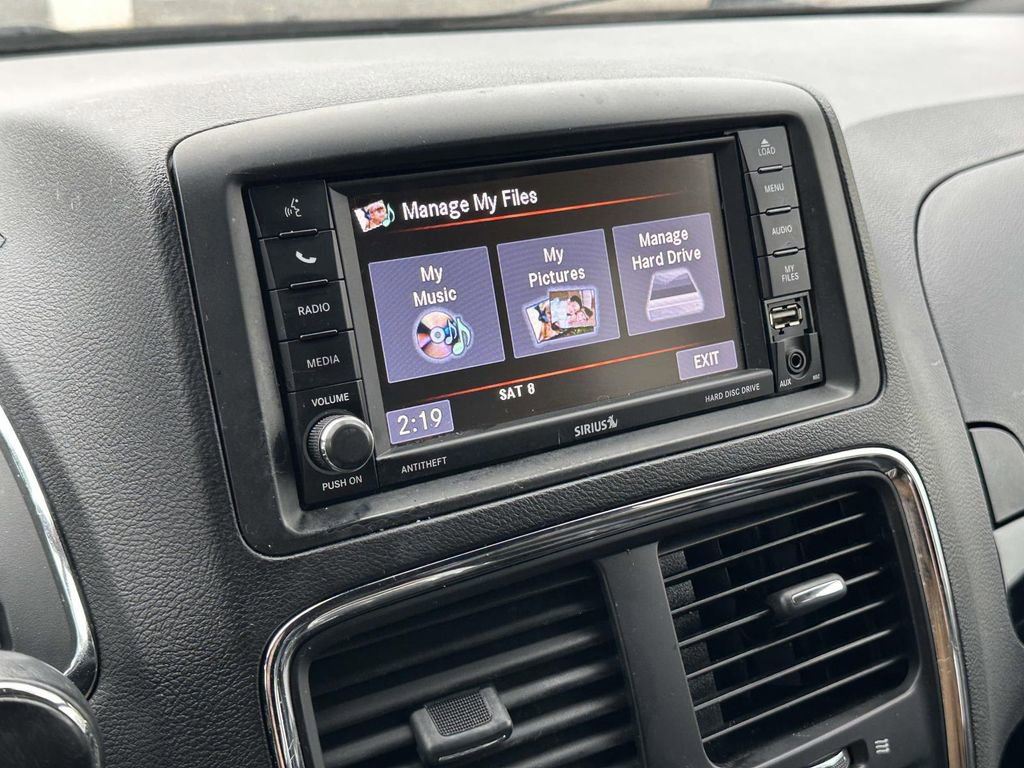 Used 2019 Dodge Grand Caravan SXT image 28