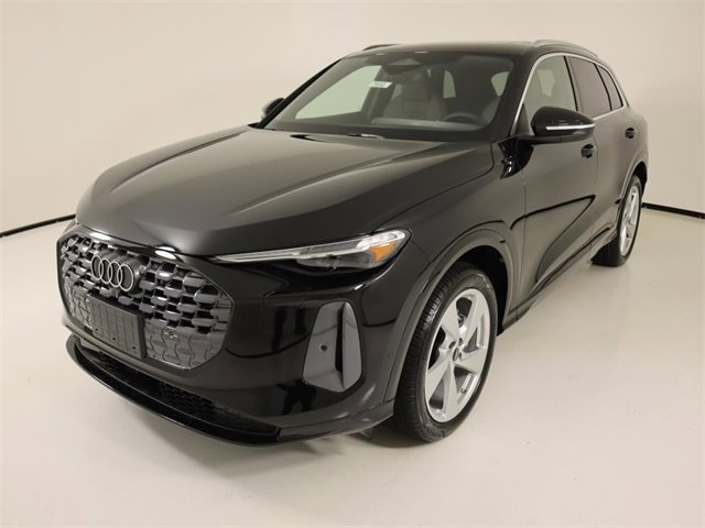 New 2025 Audi Q5 Prestige image 1