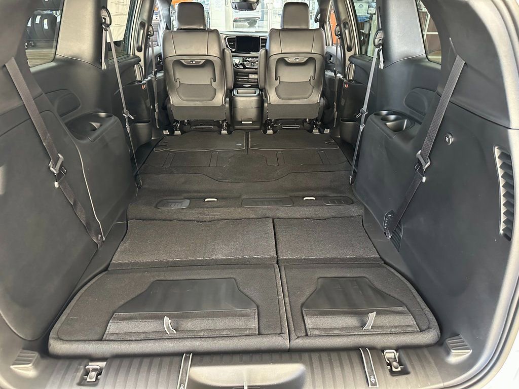New 2026 Chrysler Pacifica Select w/ S Appearance Package image 43