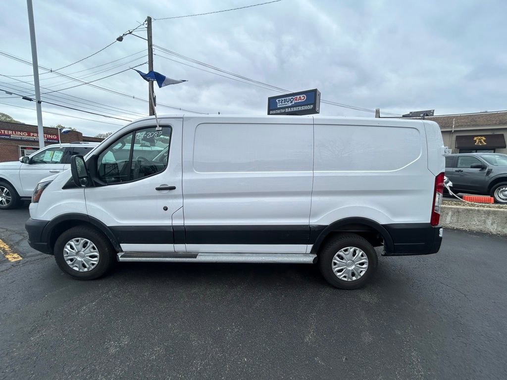 Certified 2024 Ford Transit 250 Low Roof w/ Exterior Upgrade Package RWD image 4