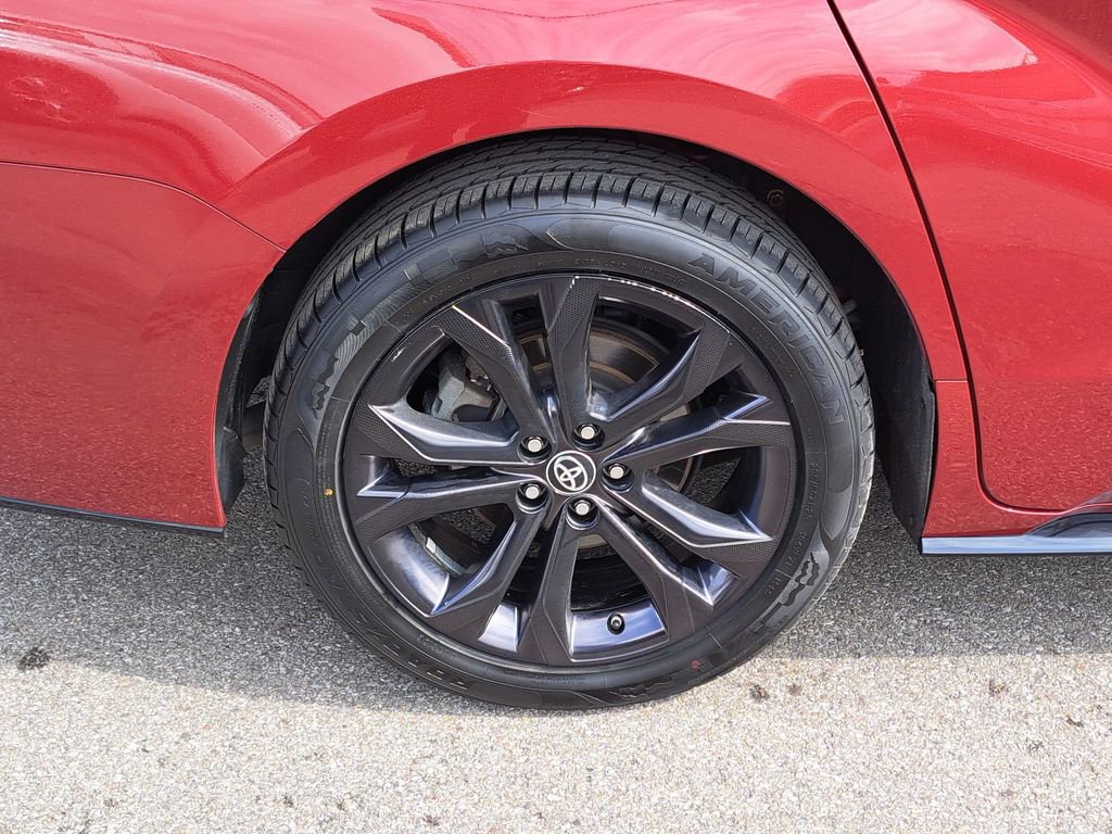 Used 2021 Toyota Sienna XSE w/ XSE Plus Package image 5