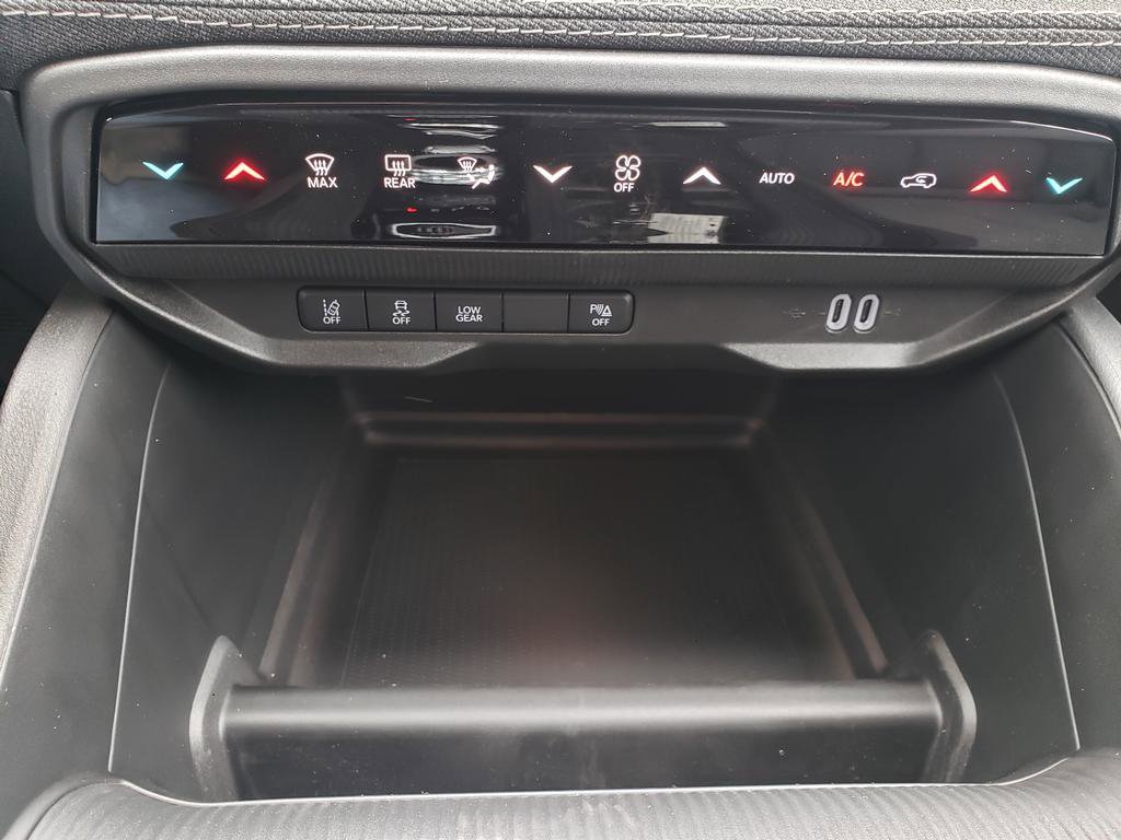 New 2026 Jeep Cherokee Laredo image 17