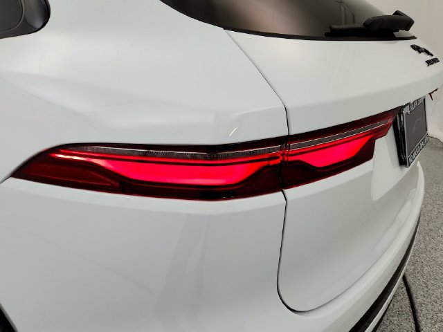 Certified 2026 Jaguar F-PACE R-Dynamic S AWD/4WD image 31