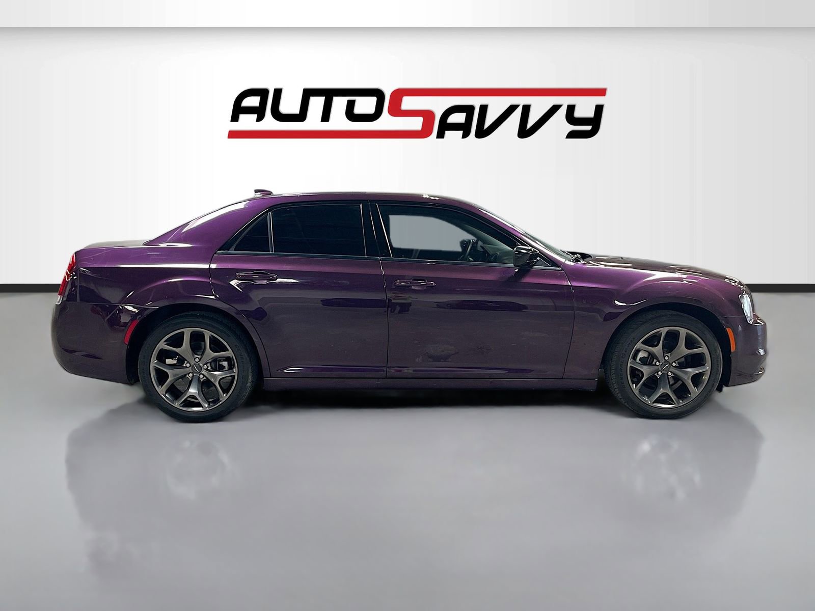Used 2021 Chrysler 300 Touring w/ Sport Appearance Package image 8