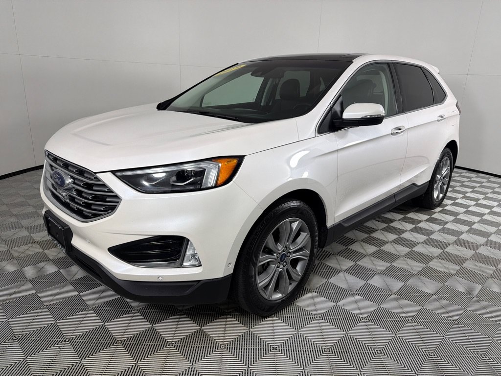 Used 2019 Ford Edge Titanium w/ Equipment Group 301A AWD/4WD image 9
