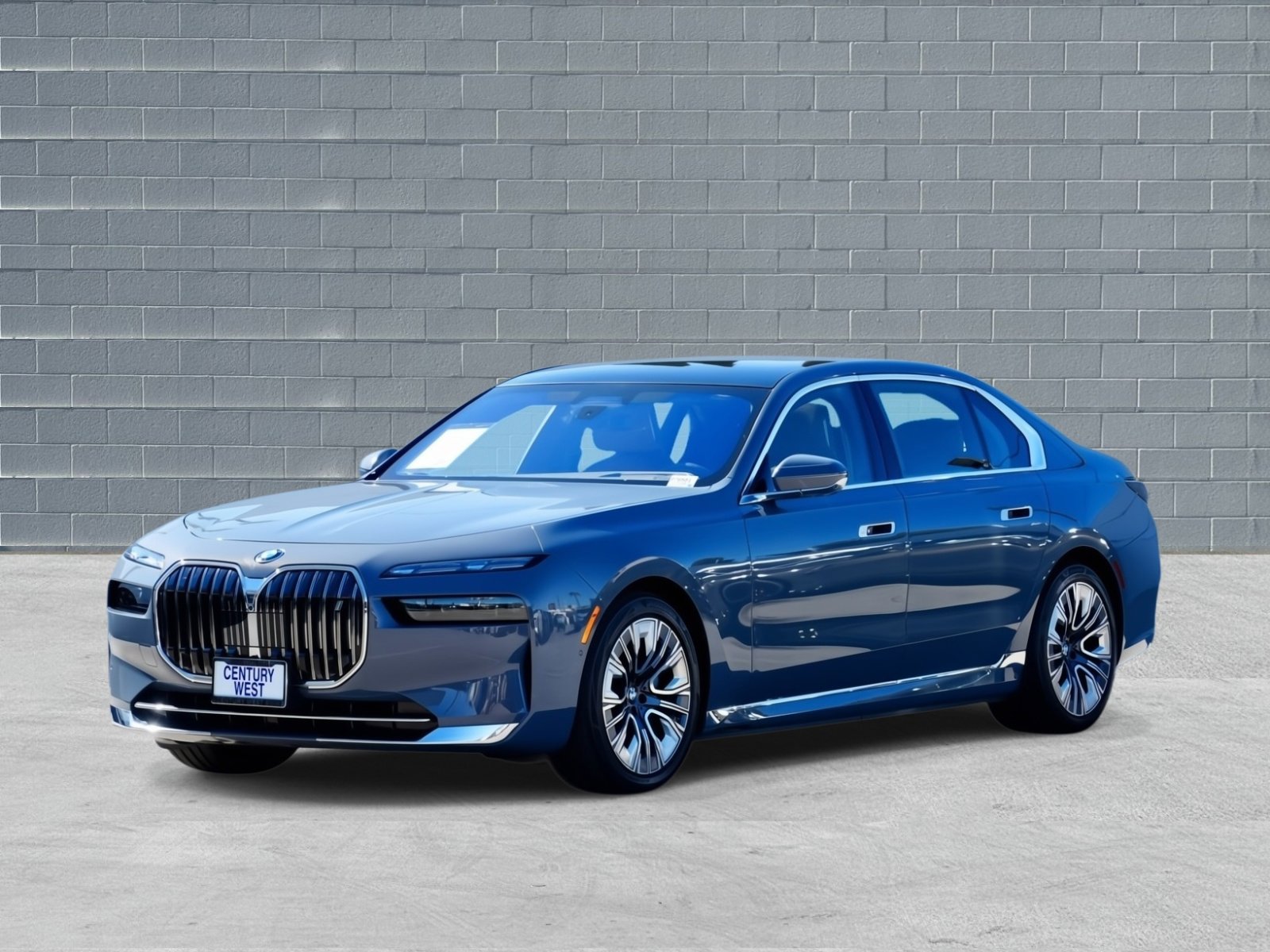 Used 2025 BMW i7 xDrive60 w/ Executive Package image 3