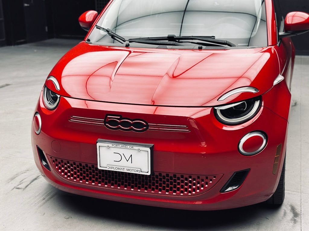 Used 2024 FIAT 500 e (RED) FWD image 11