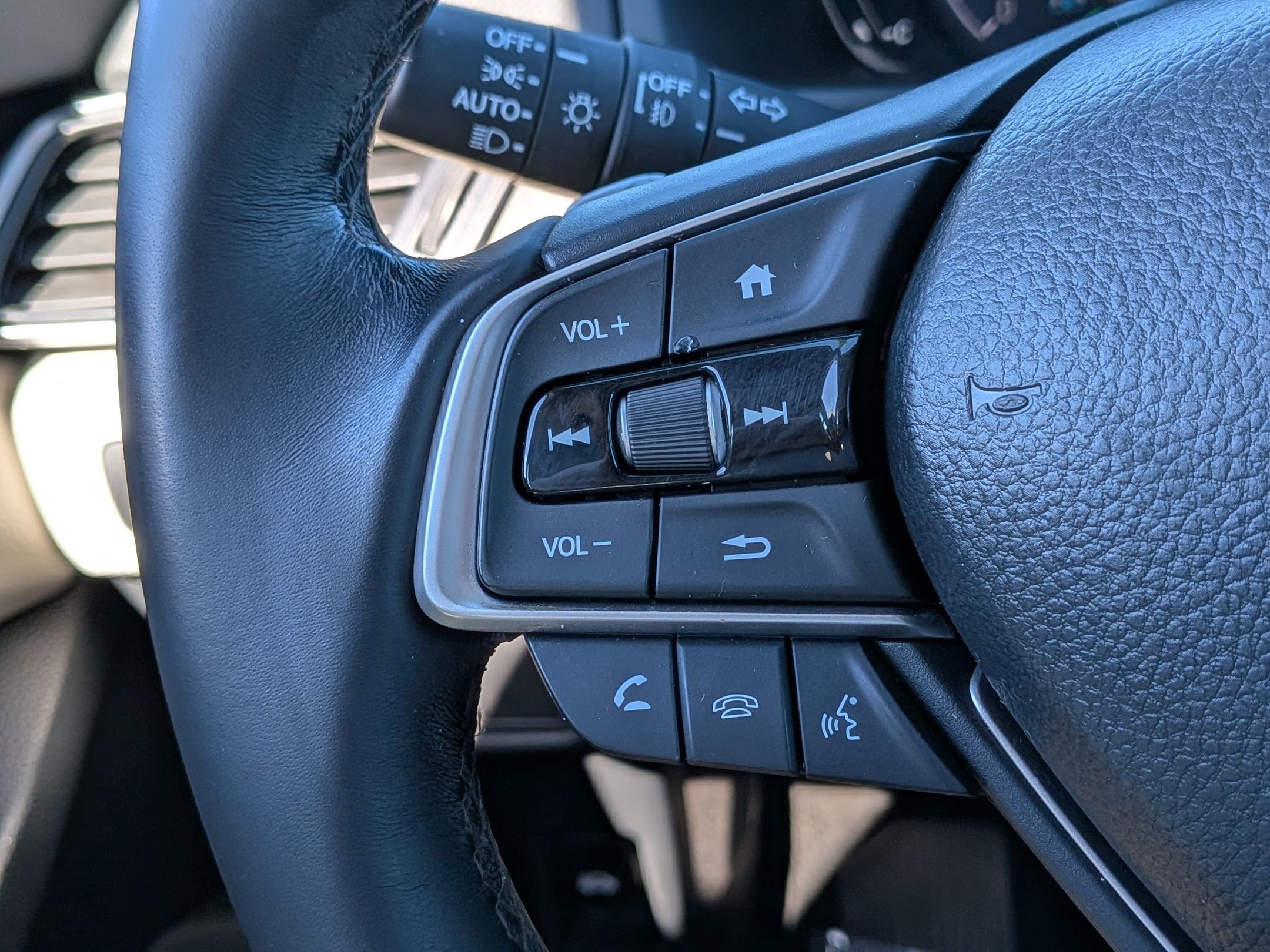 Used 2020 Honda Accord Touring image 18