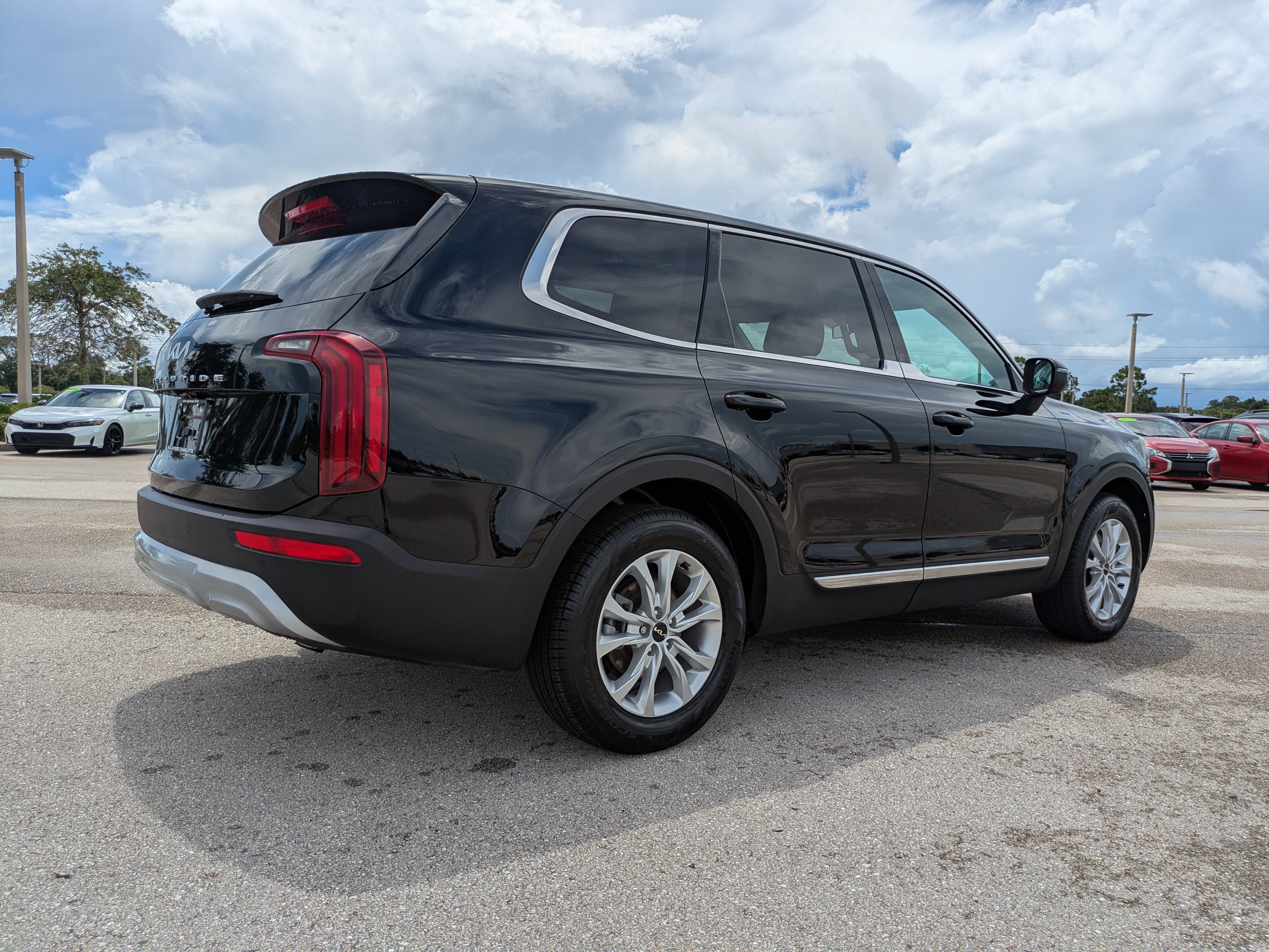 Used 2022 Kia Telluride LX AWD/4WD image 4
