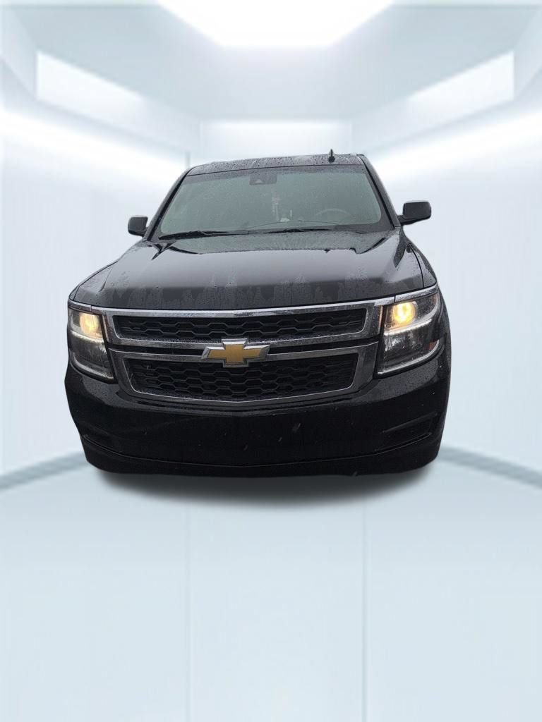 Used 2018 Chevrolet Suburban LT RWD image 5
