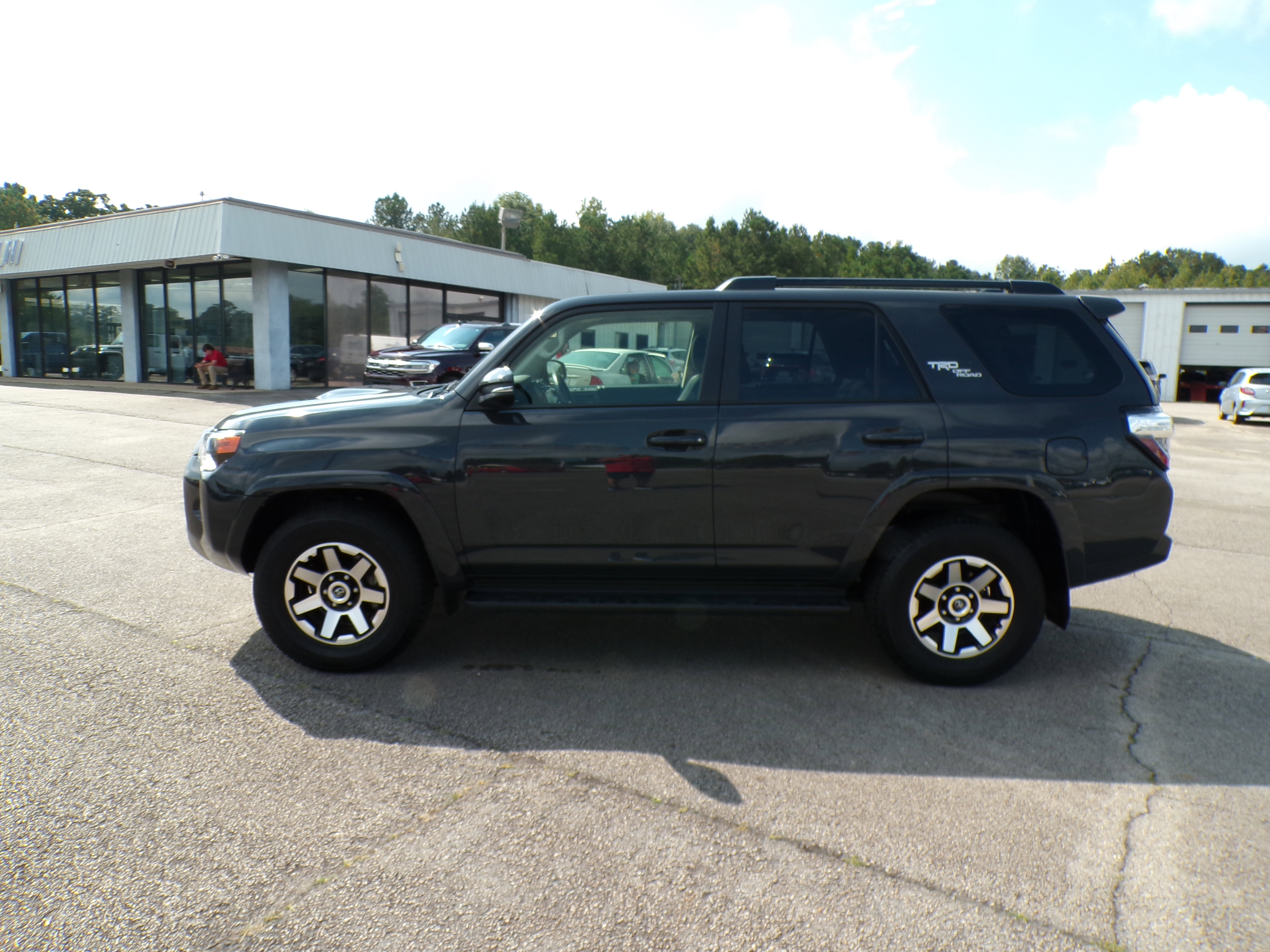 Used 2024 Toyota 4Runner TRD Off-Road Premium image 3