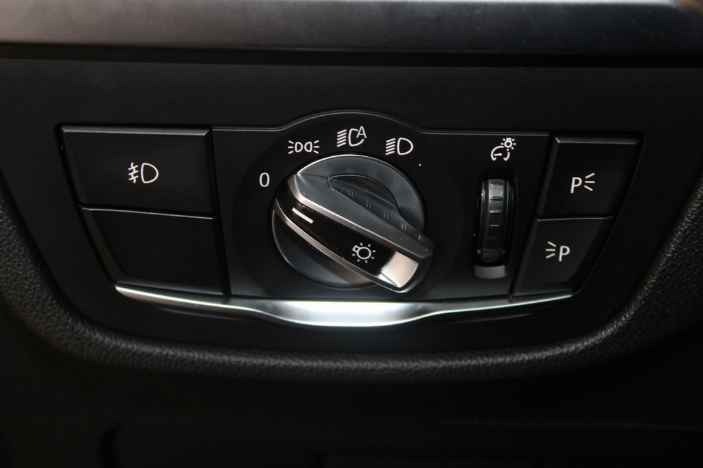 Used 2019 BMW X3 sDrive30i w/ Convenience Package RWD image 39