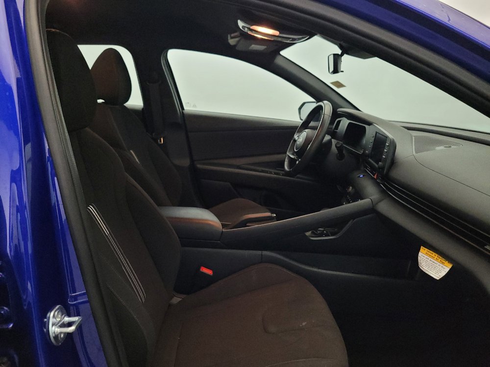 Used 2025 Hyundai Elantra Sport FWD image 21