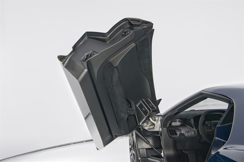 Used 2020 Ford GT Carbon Series RWD image 14