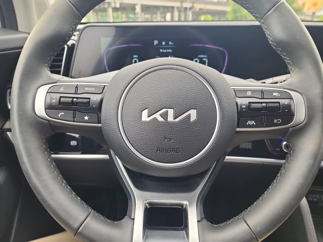 Used 2025 Kia Sportage EX FWD image 14