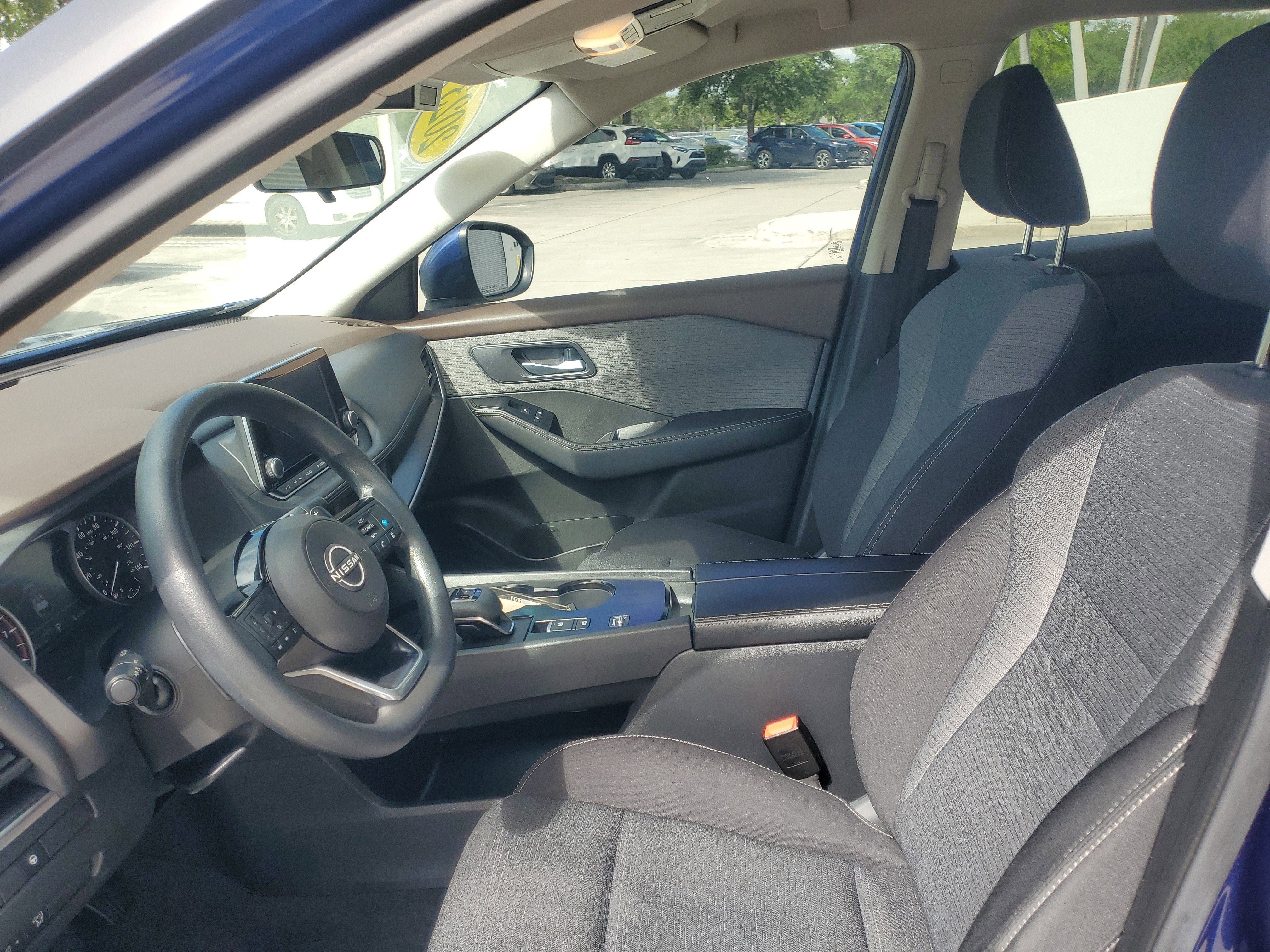 Used 2023 Nissan Rogue SV FWD image 15