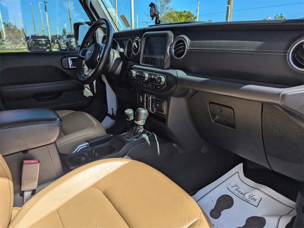 Certified 2018 Jeep Wrangler Unlimited Sahara image 9