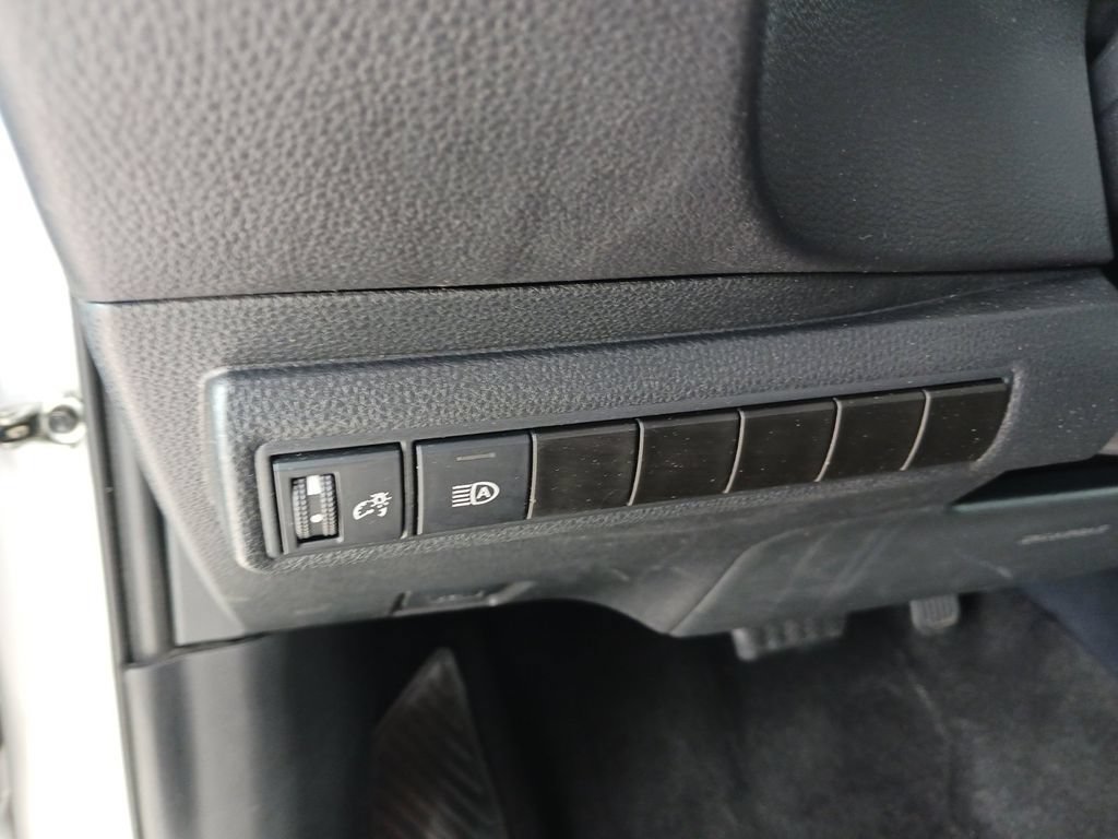 Used 2024 Toyota Corolla LE FWD image 34