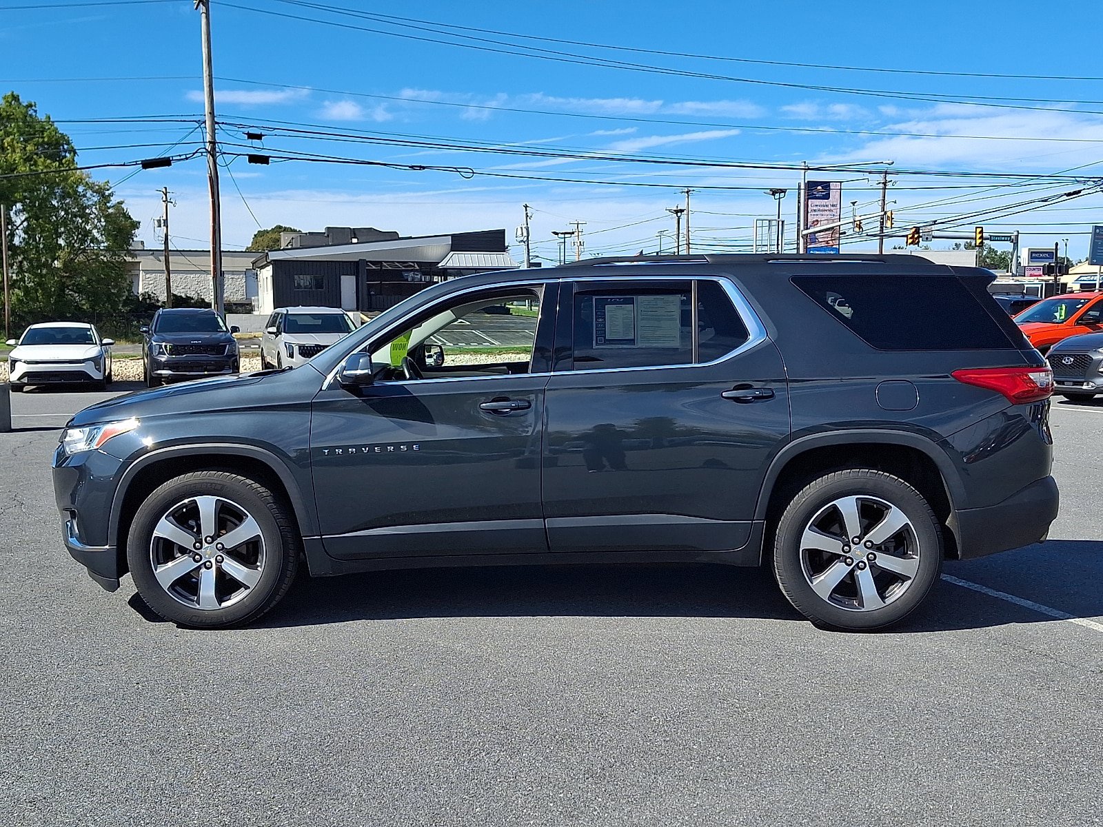 Used 2019 Chevrolet Traverse LT w/ LT Premium Package AWD/4WD image 7