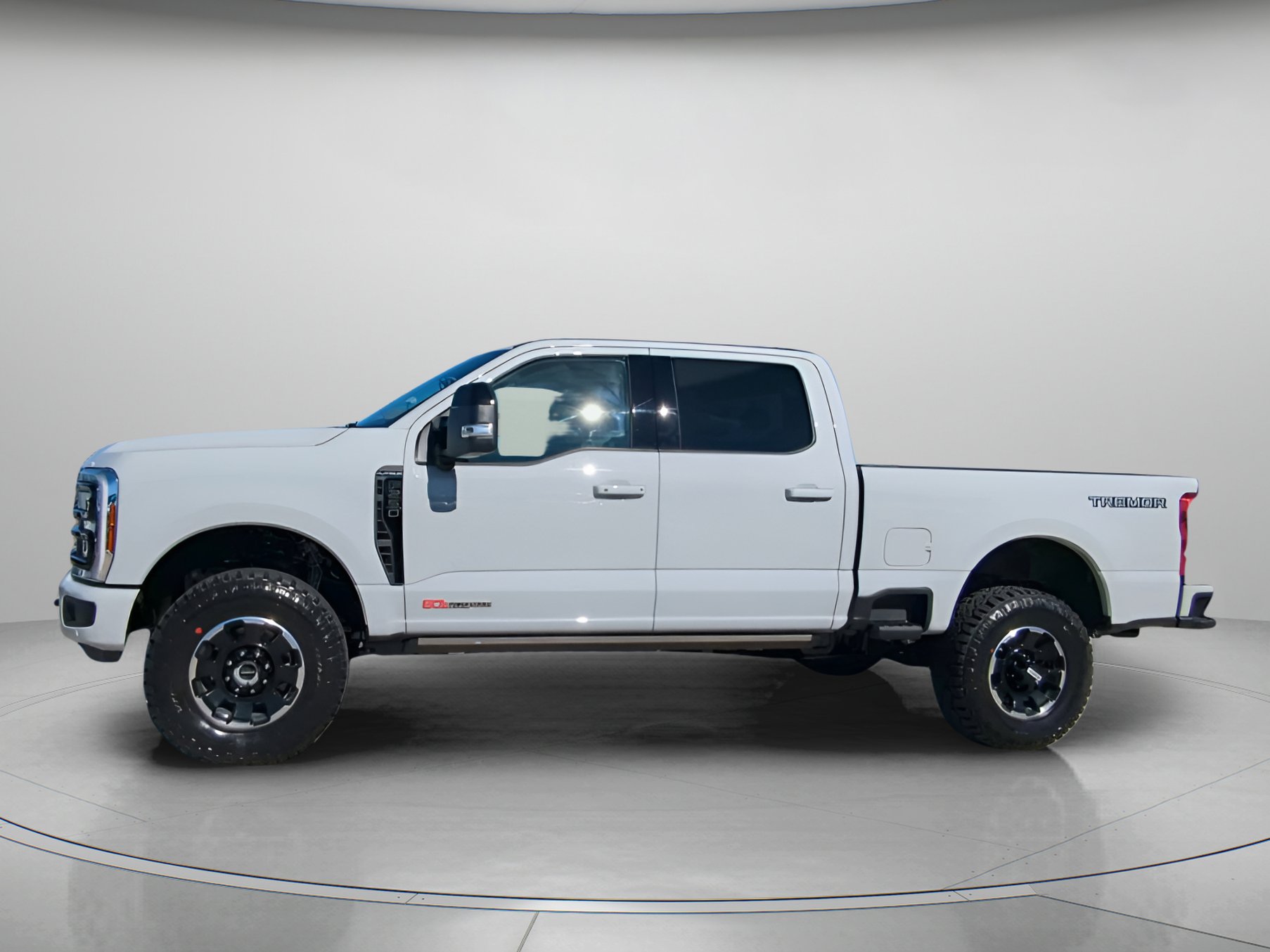 New 2026 Ford F250 Platinum w/ Tremor Off-Road Package image 14
