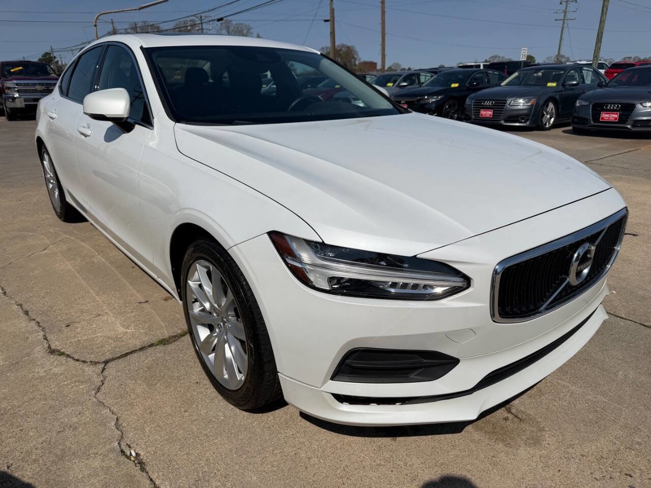 Used 2017 Volvo S90 T6 Momentum AWD/4WD image 4
