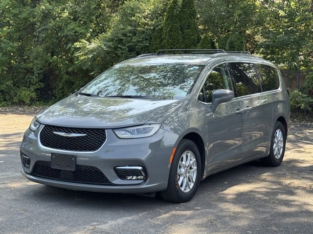 Used 2021 Chrysler Pacifica Touring-L w/ Uconnect Theater Family Group