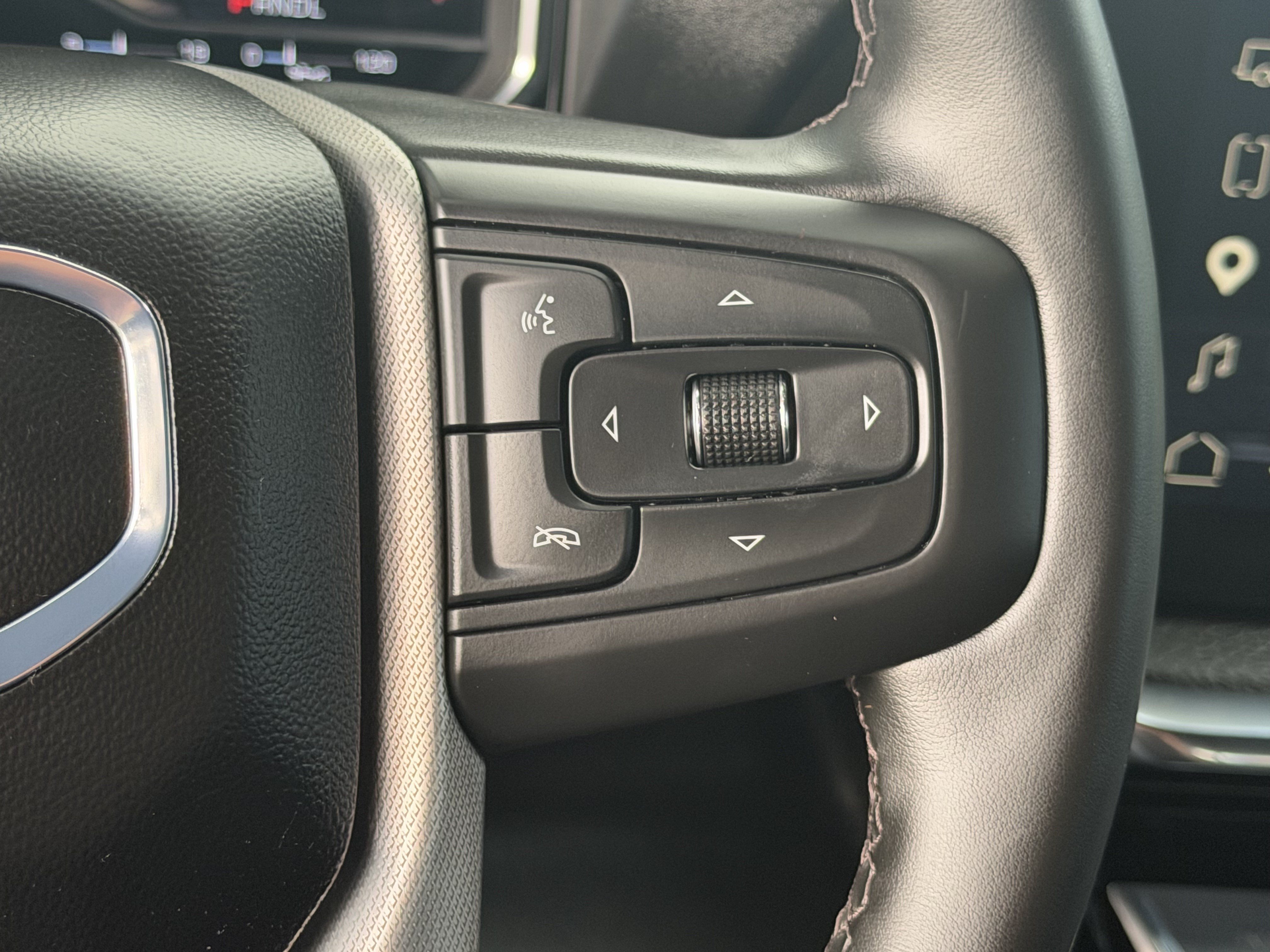 Used 2025 GMC Sierra 3500 Denali AWD/4WD image 17