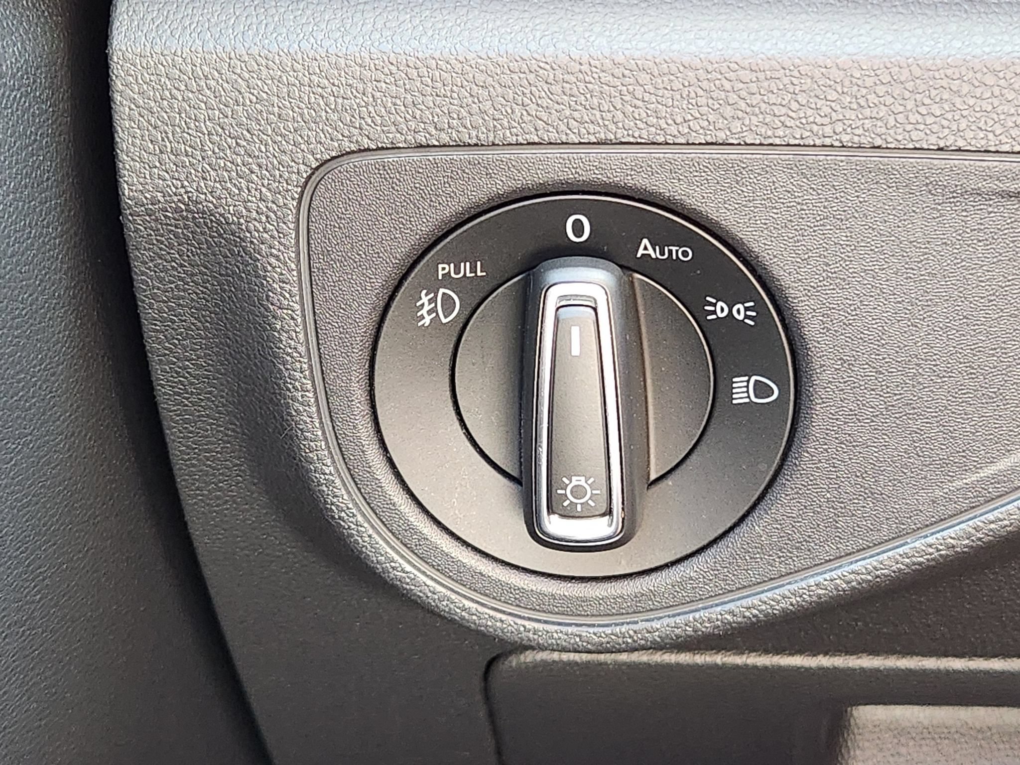 Used 2019 Volkswagen Atlas SE w/ Towing Package FWD image 19