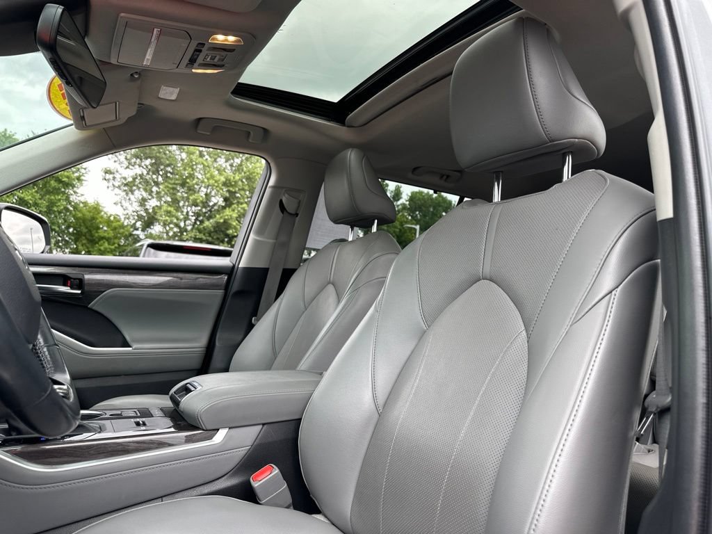 Used 2022 Toyota Highlander Limited AWD/4WD image 45