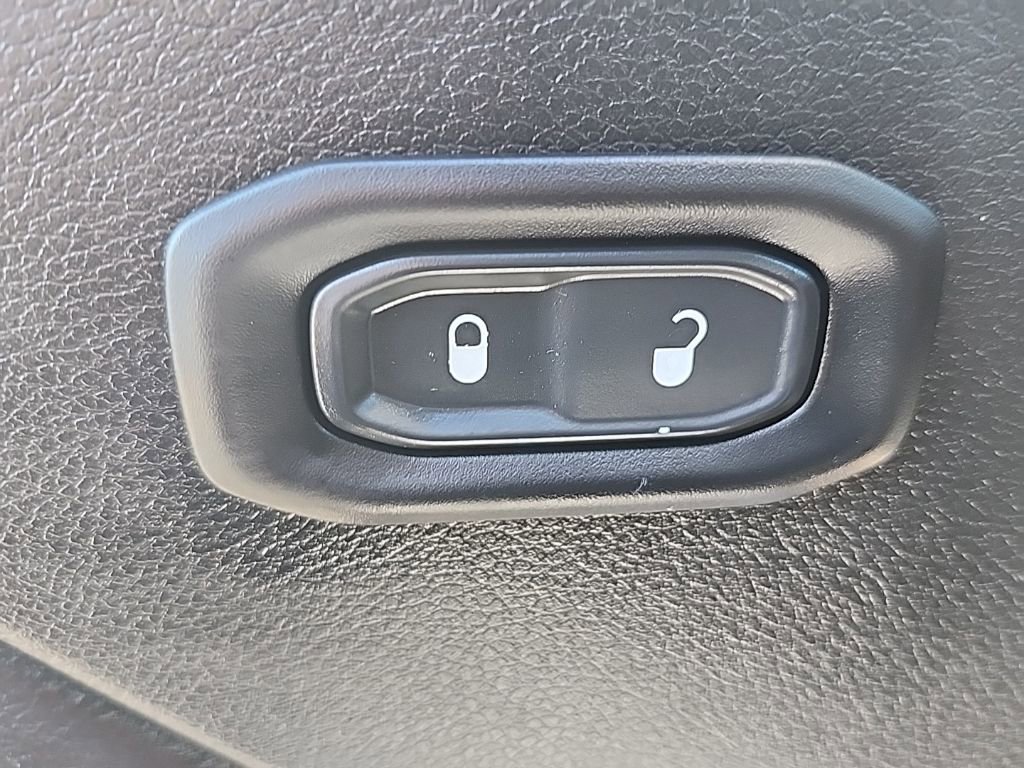 Certified 2019 Jeep Wrangler Unlimited Sport S image 32