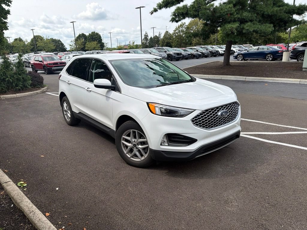 Used 2023 Ford Edge SEL w/ Convenience Package AWD/4WD image 3