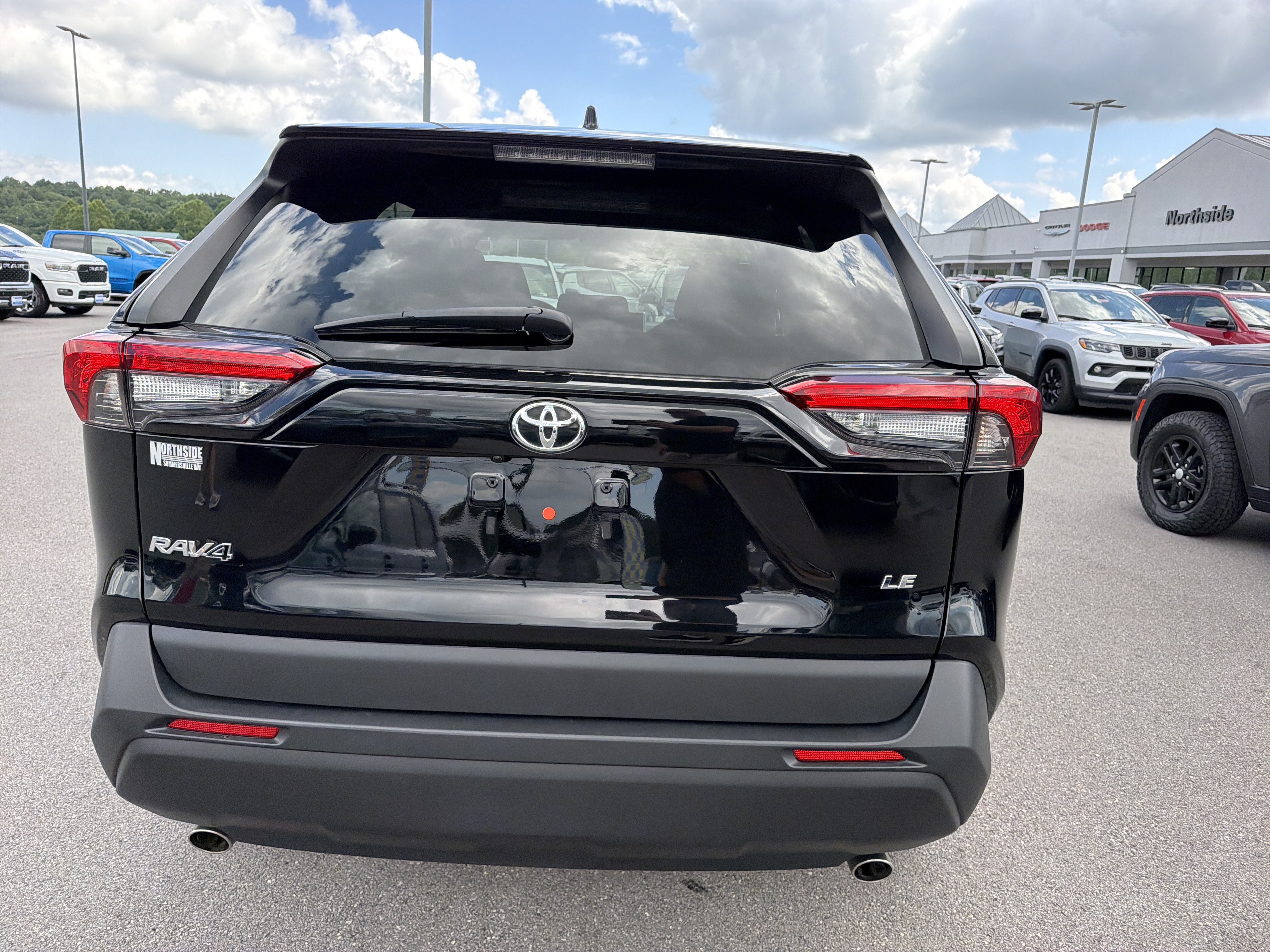 Used 2025 Toyota RAV4 LE FWD image 7