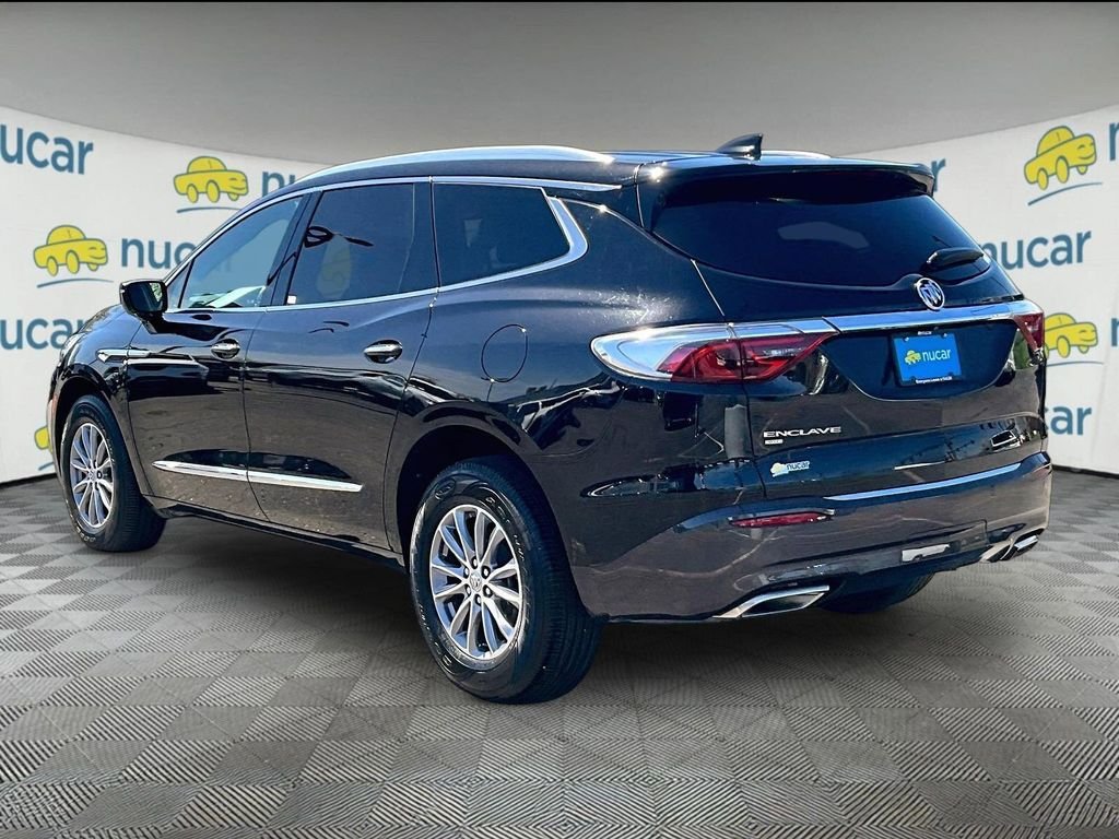 Used 2023 Buick Enclave Essence AWD/4WD image 4