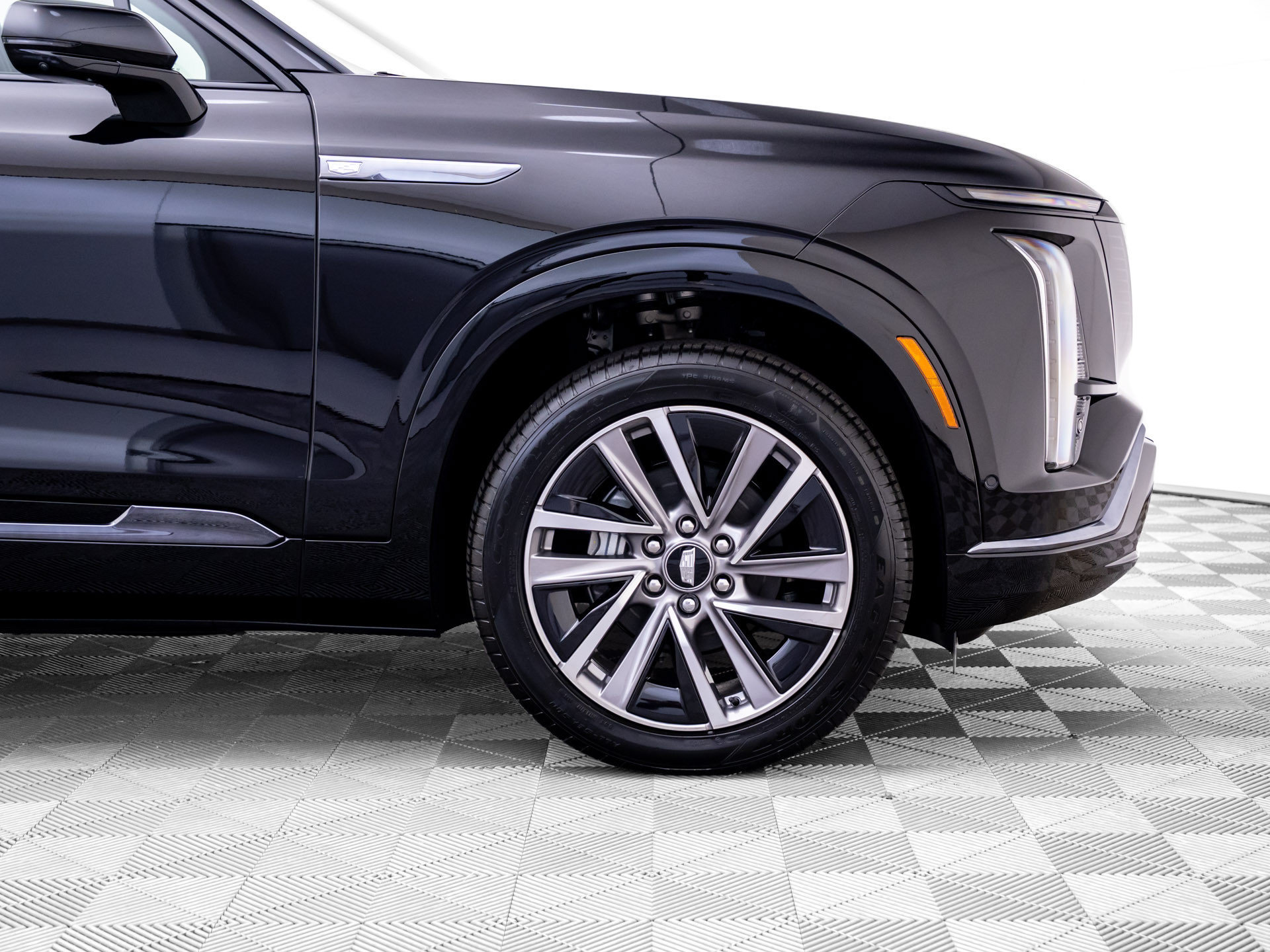 New 2027 Cadillac Vistiq Sport w/ LPO, Floor Liner Package AWD/4WD image 33