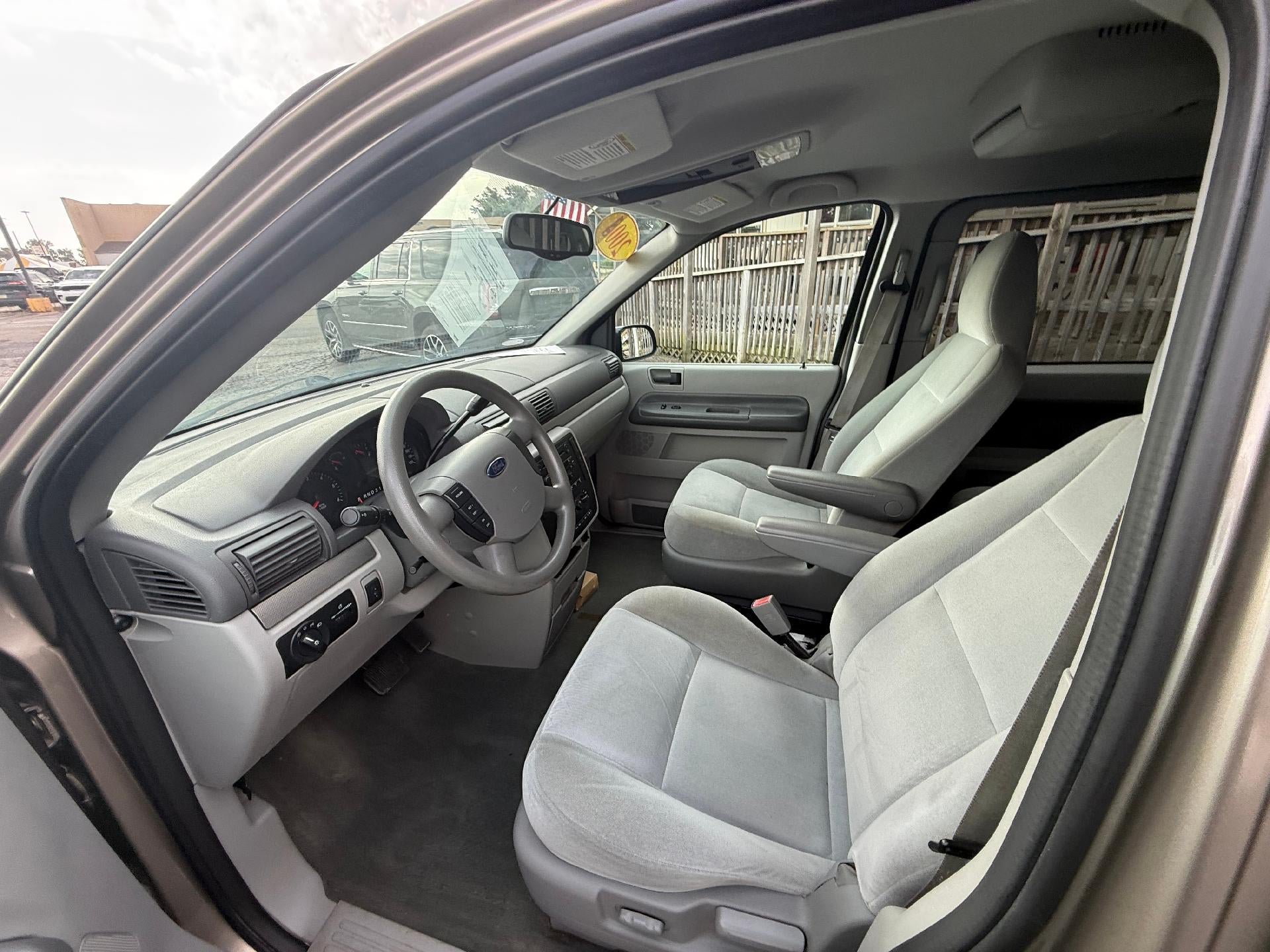 Used 2004 Ford Freestar SES FWD image 3