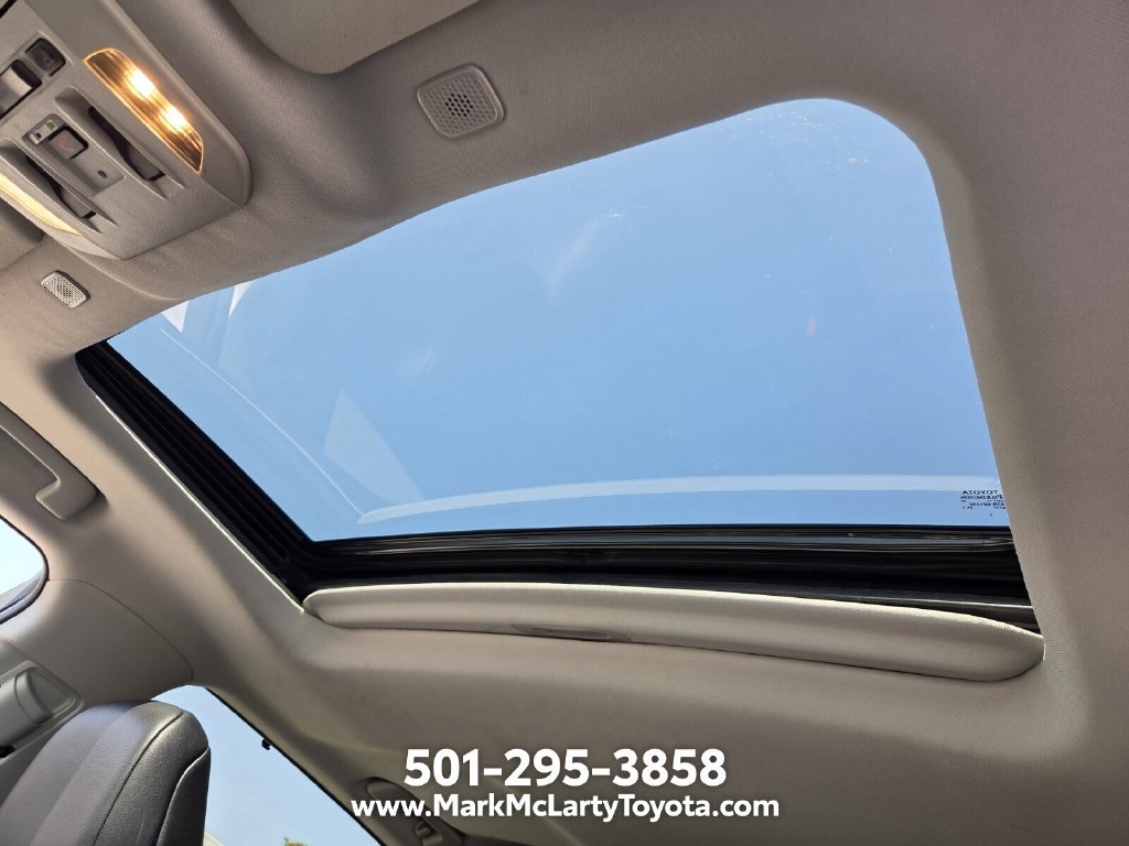 Used 2025 Toyota Highlander XLE AWD/4WD image 18