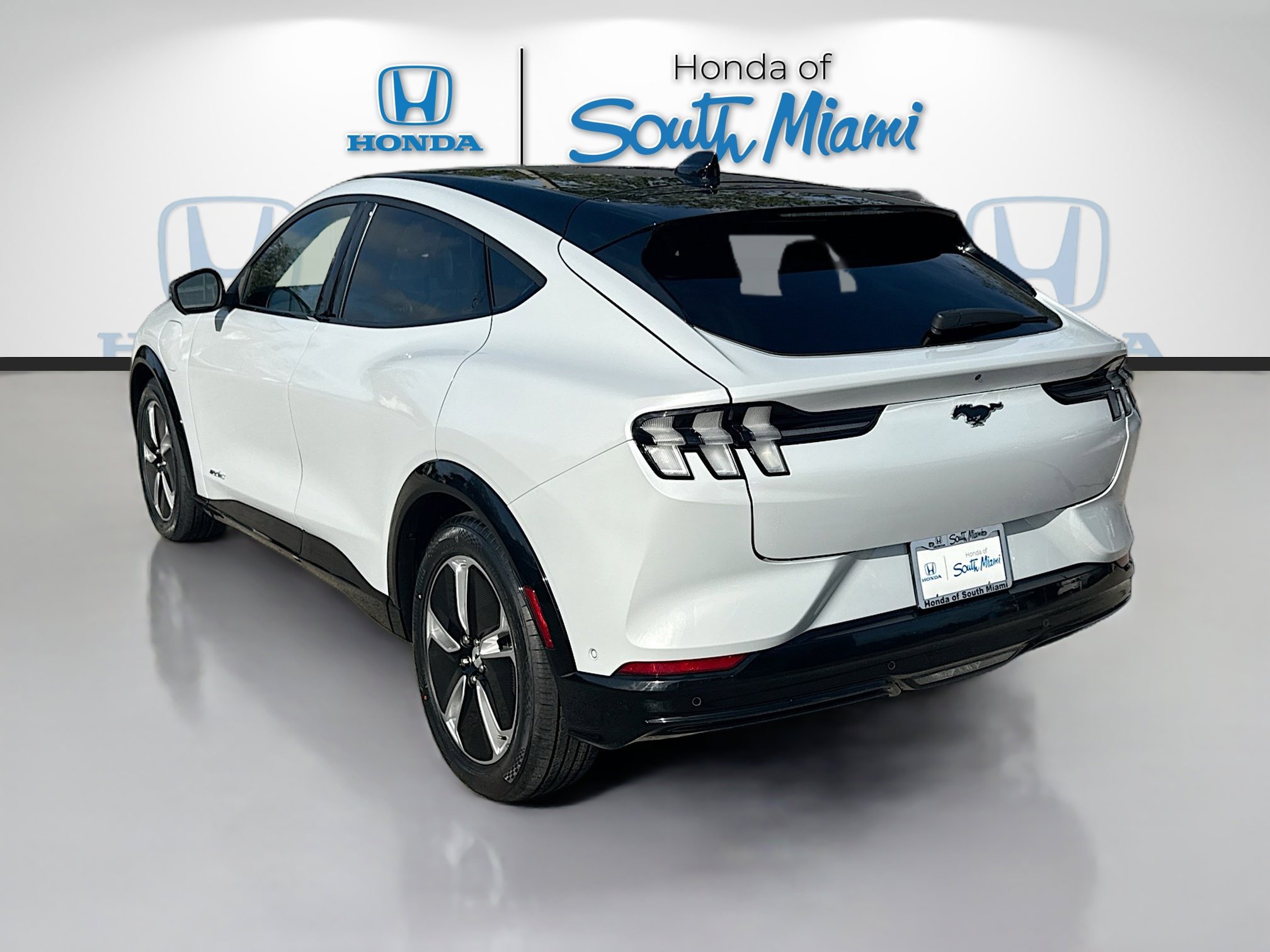 Used 2023 Ford Mustang Mach-E Premium image 5