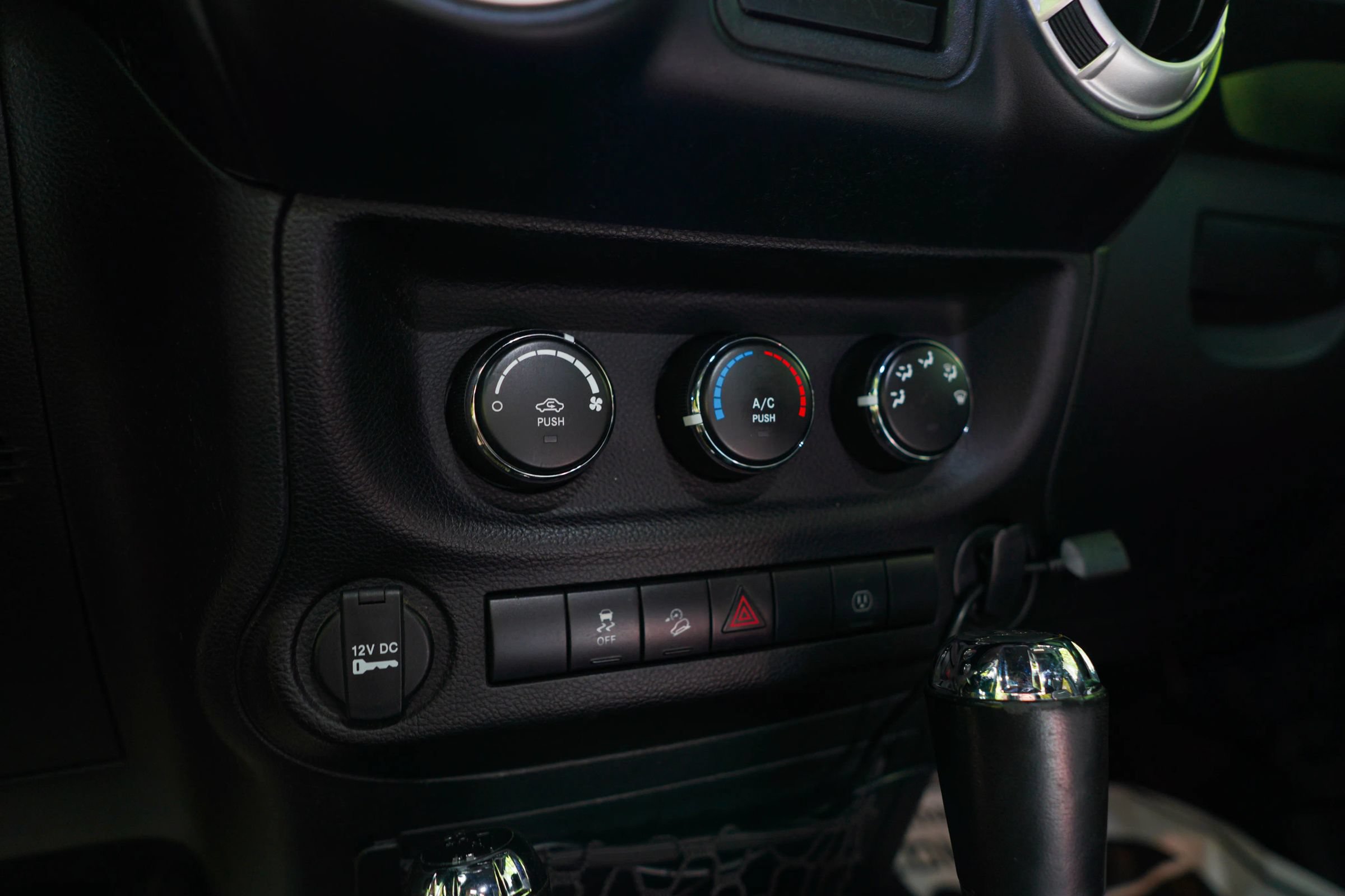 Used 2017 Jeep Wrangler Rubicon AWD/4WD image 18