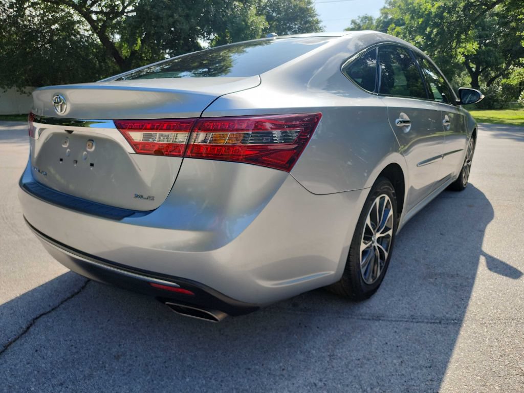 Used 2017 Toyota Avalon XLE FWD image 9