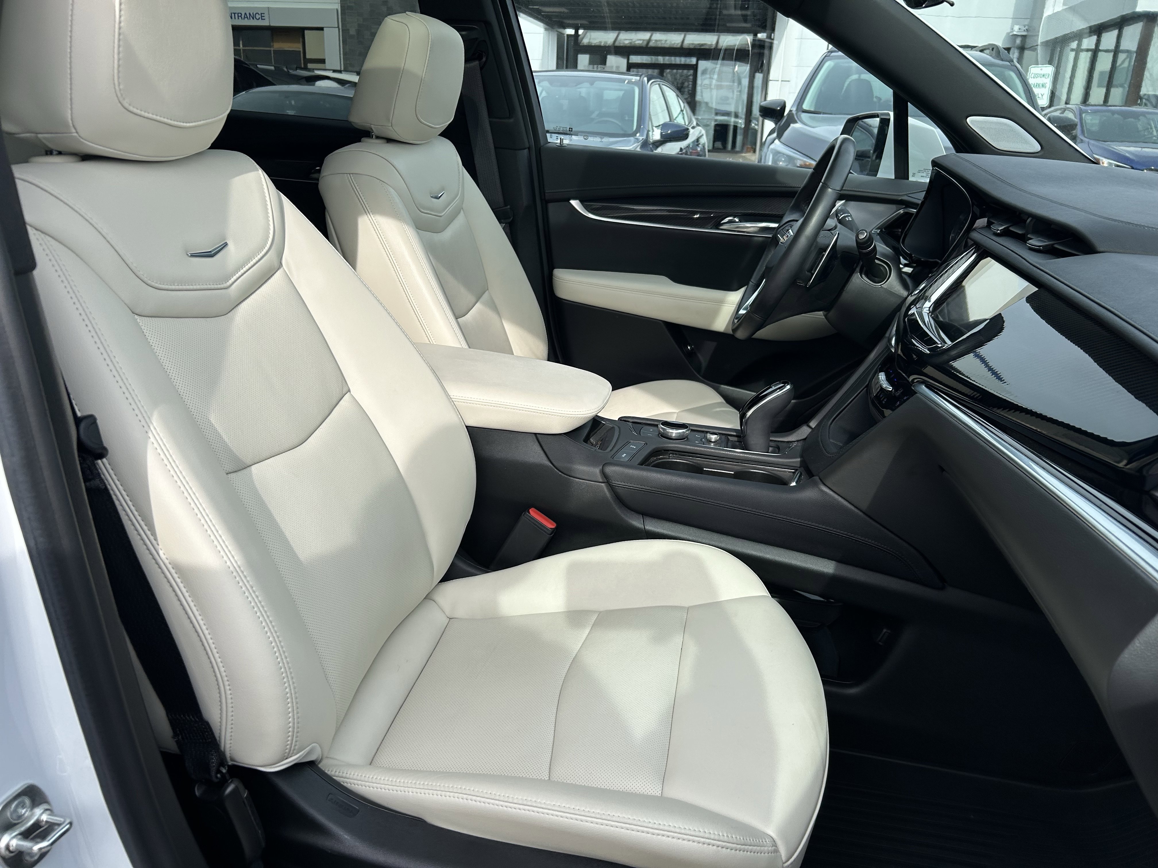 Used 2024 Cadillac XT6 Sport w/ Technology Package image 27