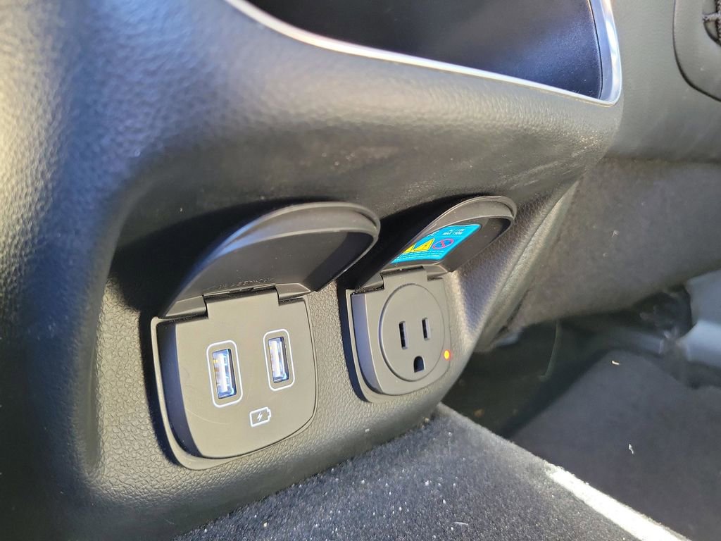 Used 2024 Genesis GV70 2.5T w/ Advanced Package image 11