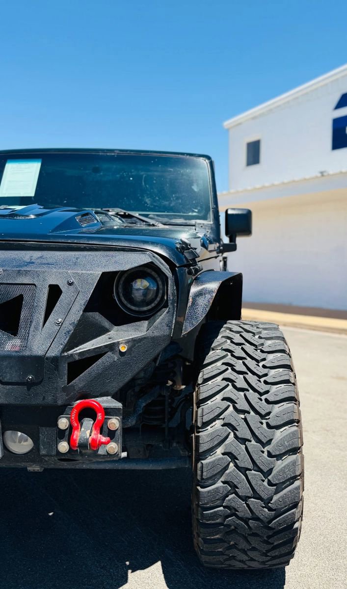 Used 2017 Jeep Wrangler Unlimited Sport w/ Connectivity Group AWD/4WD image 12