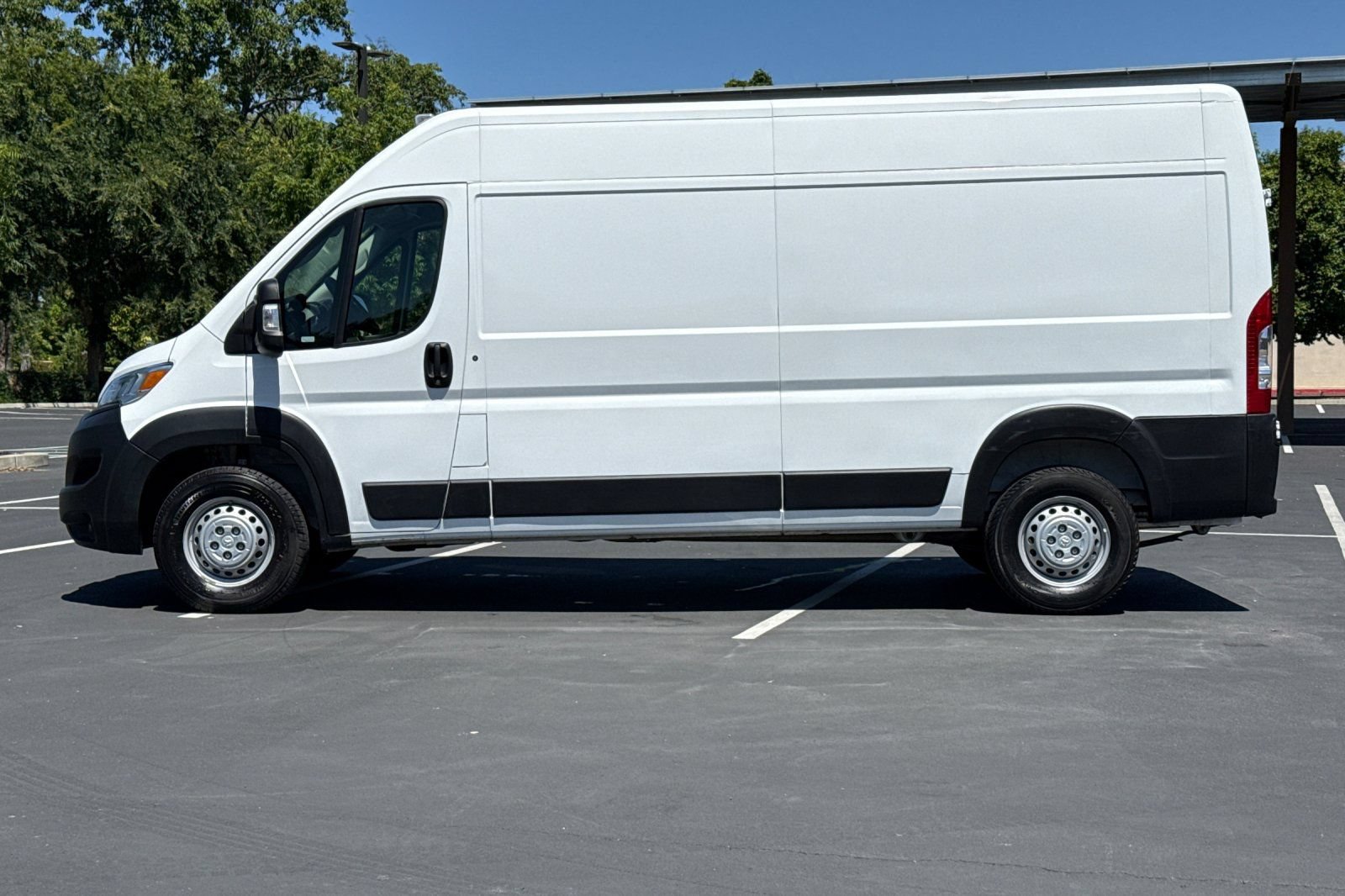 Used 2024 RAM ProMaster 2500 w/ Convenience Group FWD image 13