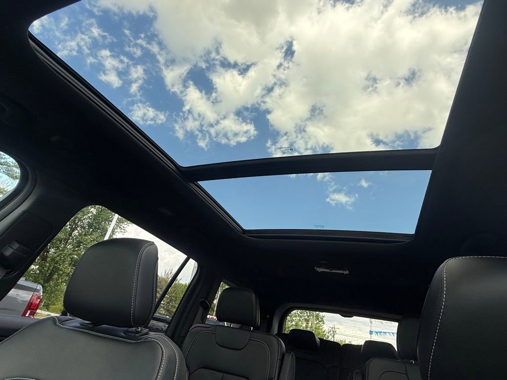 New 2026 Jeep Grand Cherokee L Limited AWD/4WD image 32