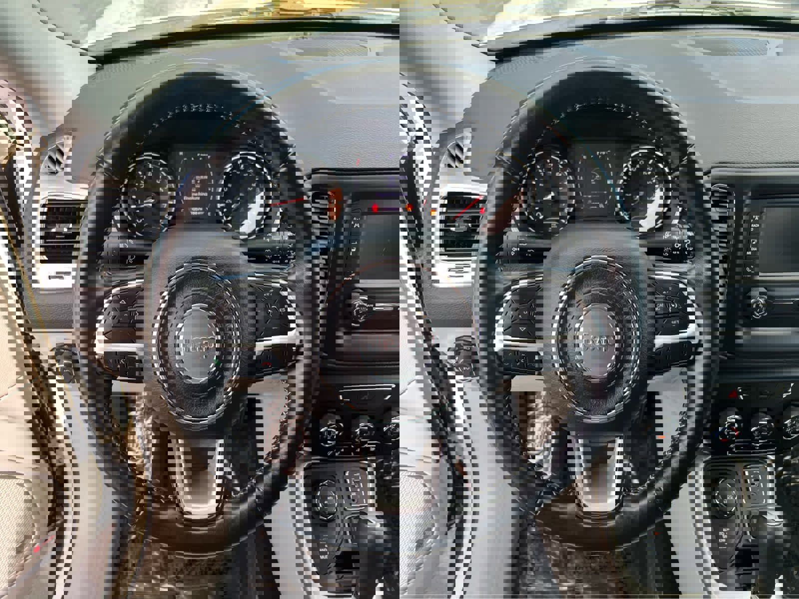 Used 2017 Jeep Compass Latitude w/ Cold Weather Group image 33