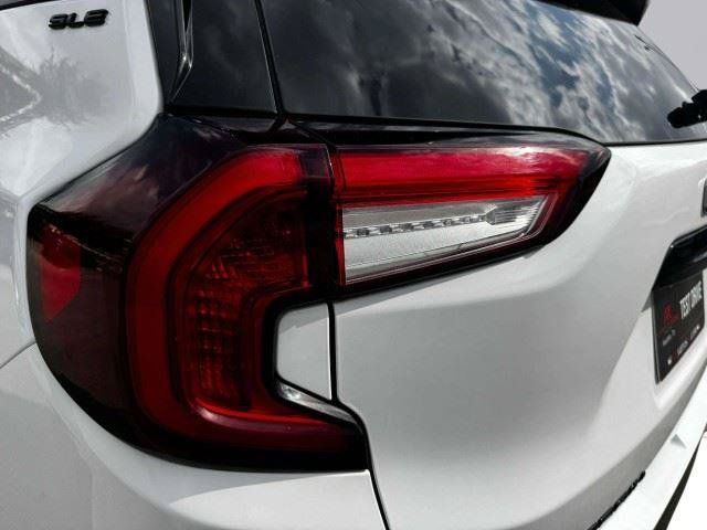 Used 2022 GMC Terrain SLE w/ Driver Convenience Package FWD image 15