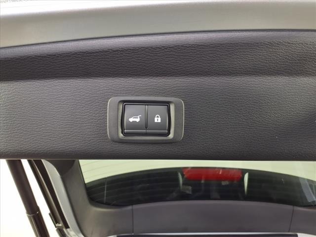 Used 2024 Mitsubishi Outlander SE image 32