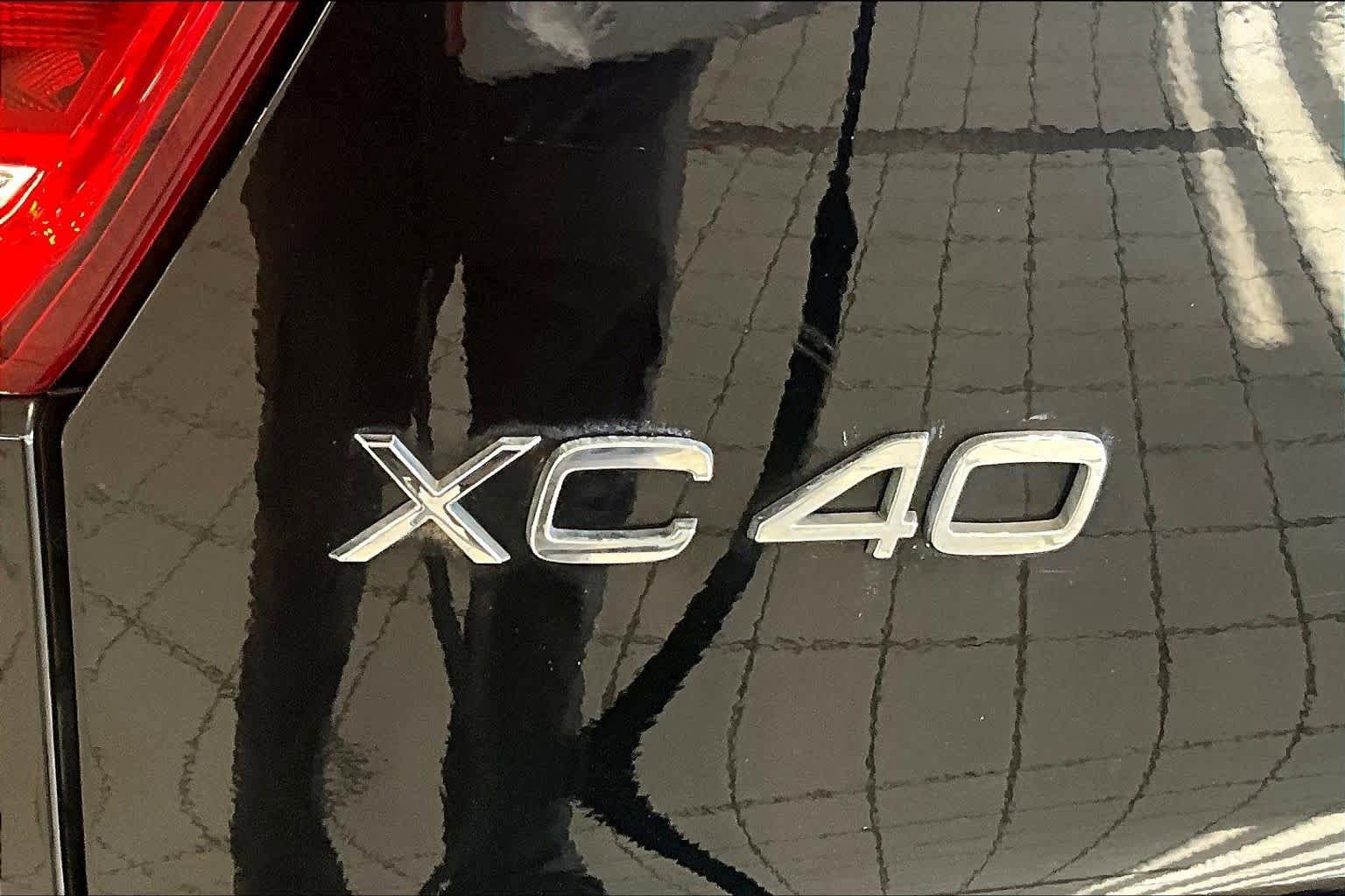 Used 2020 Volvo XC40 T5 R-Design w/ Protection Package AWD/4WD image 31